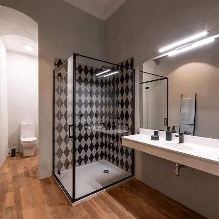 Spacious 3-bedroom In The Old Town 아파트 탈린