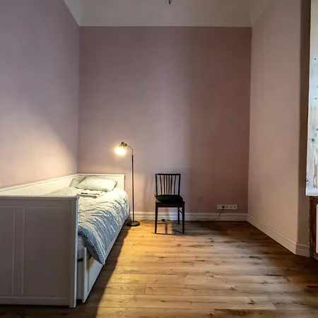 Spacious 3-bedroom In The Old Town شقة تالين